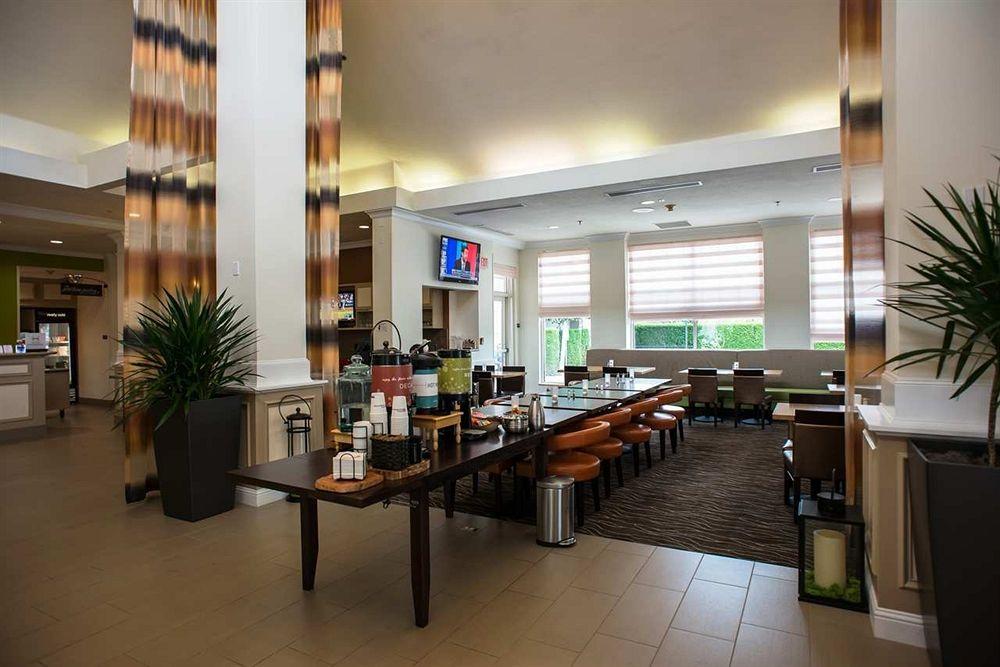 Hilton Garden Inn Portland Airport Exterior photo