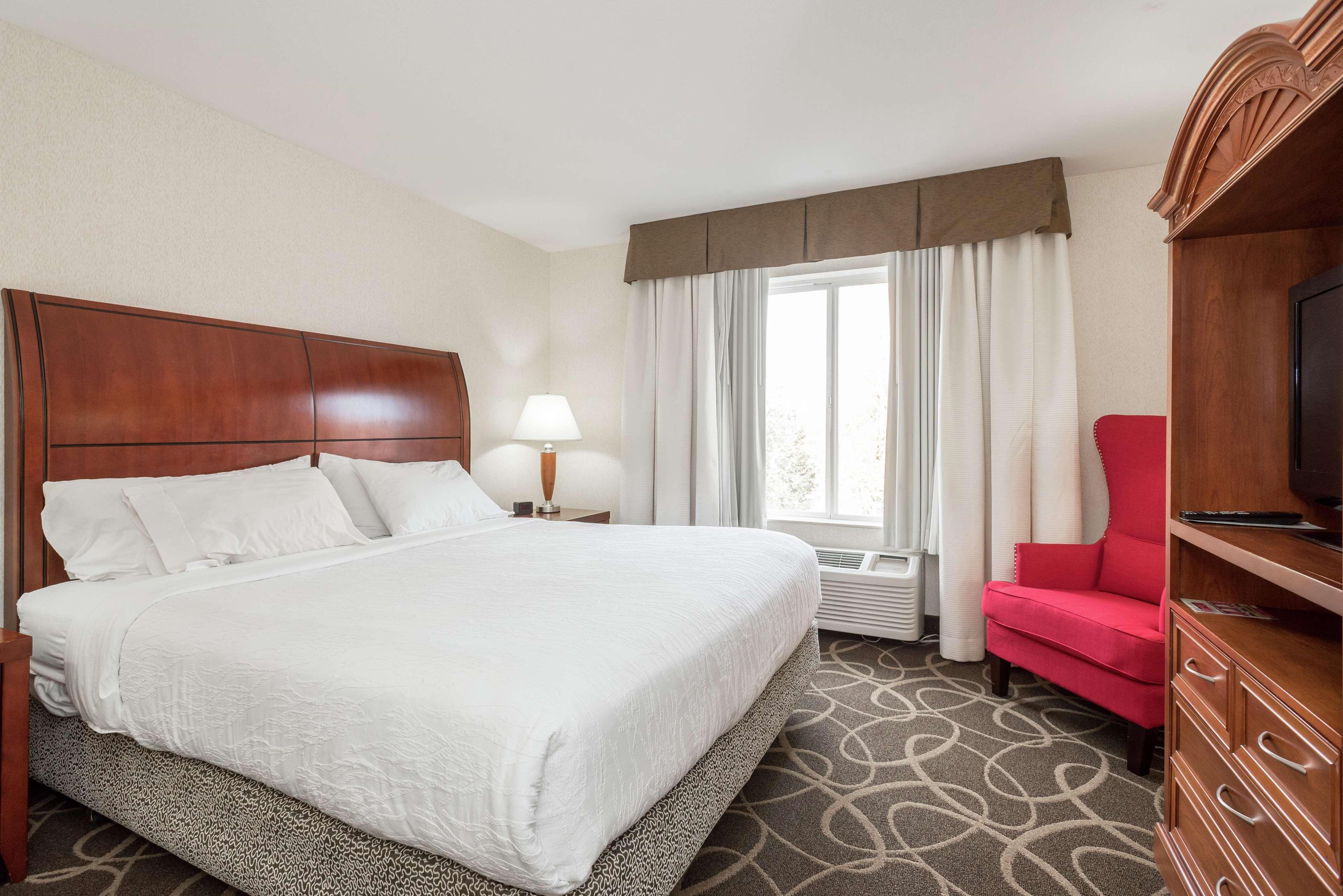 Hilton Garden Inn Portland Airport Exterior photo