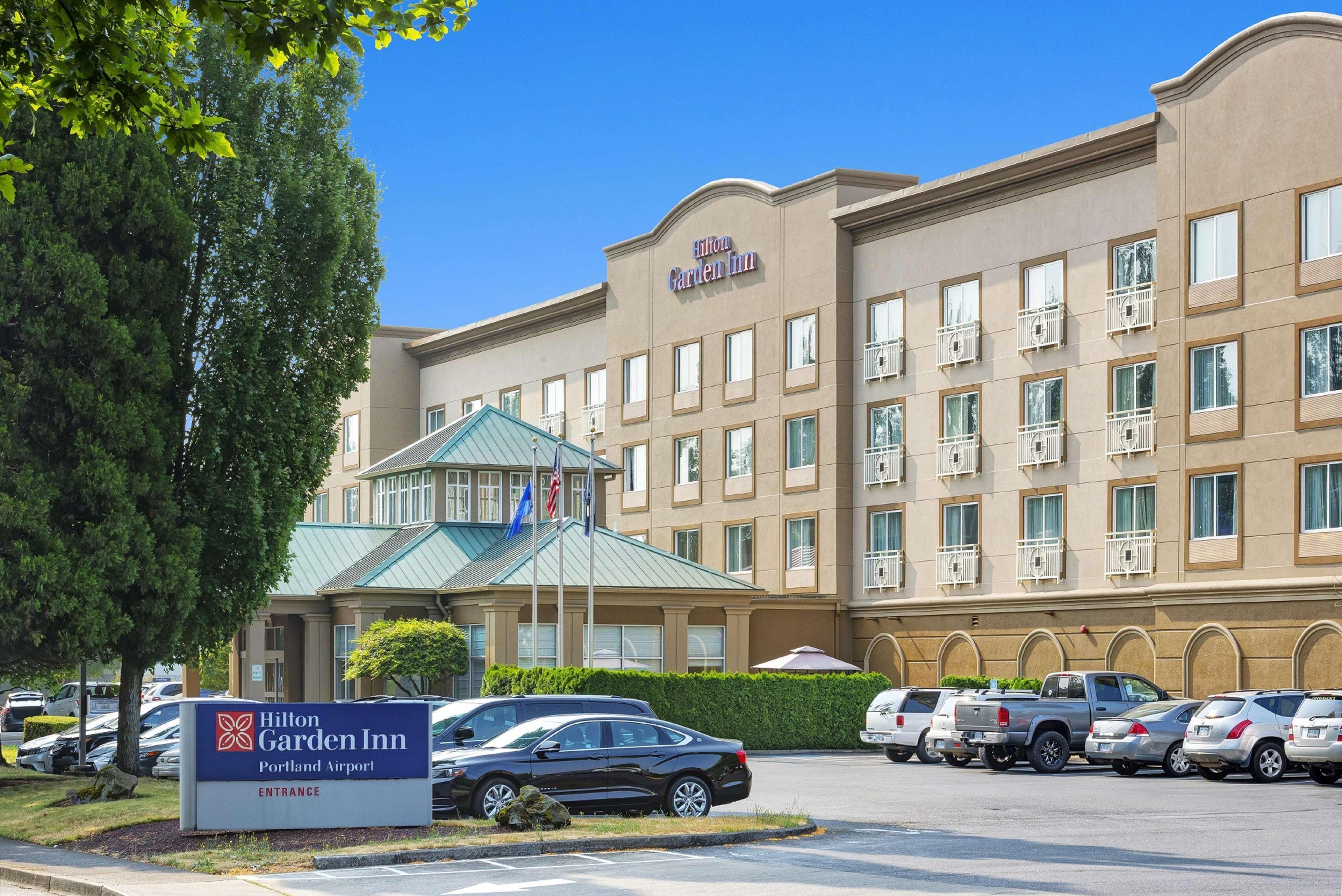 Hilton Garden Inn Portland Airport Exterior photo