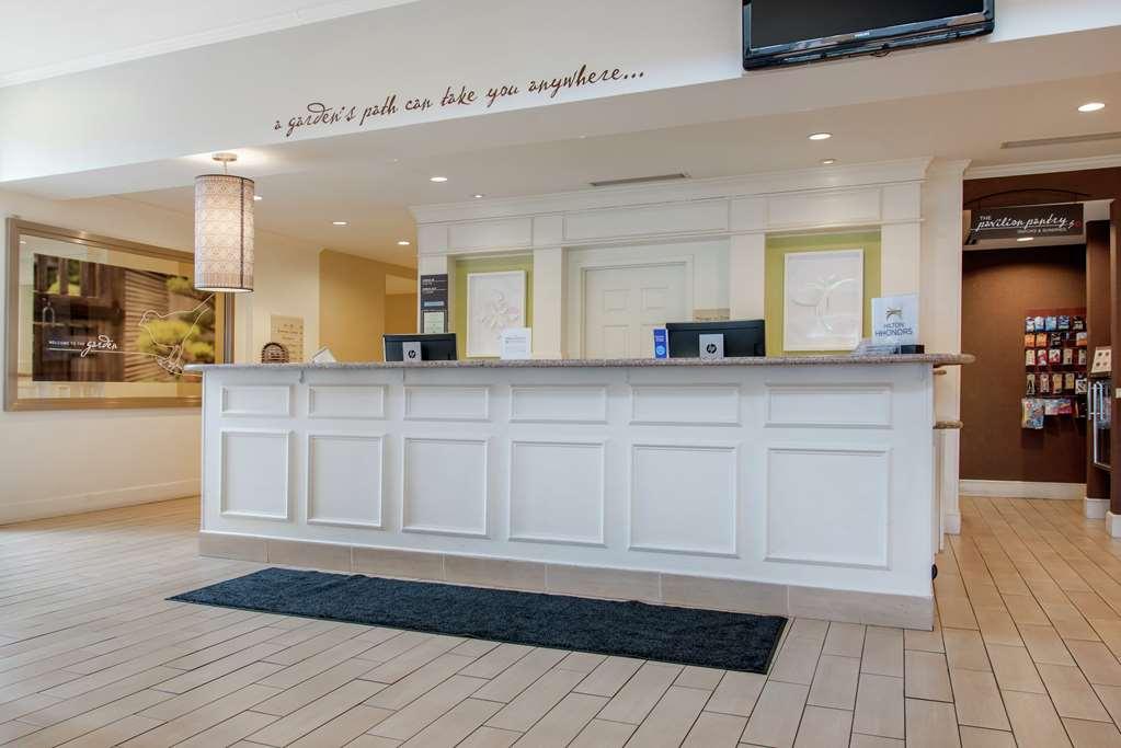 Hilton Garden Inn Portland Airport Exterior photo