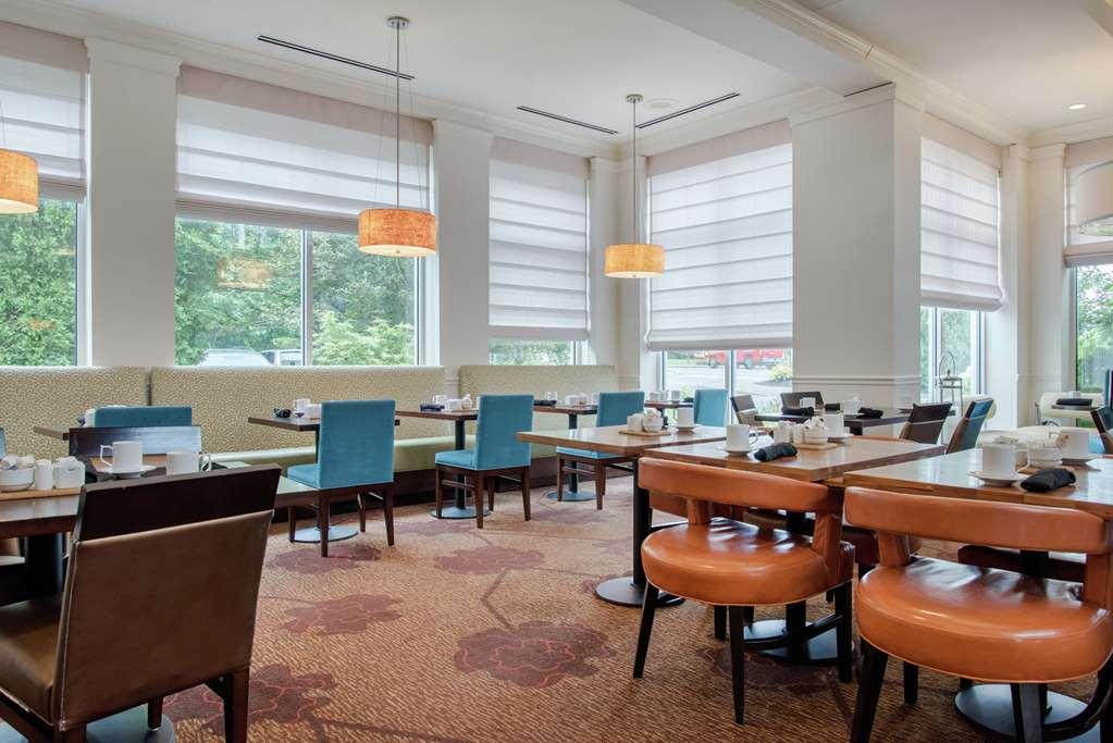 Hilton Garden Inn Portland Airport Restaurant photo