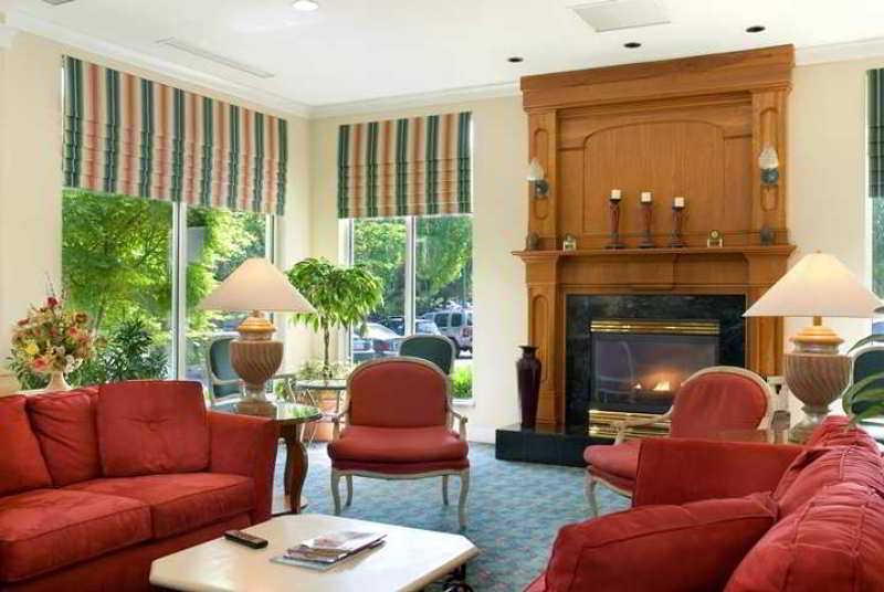 Hilton Garden Inn Portland Airport Interior photo