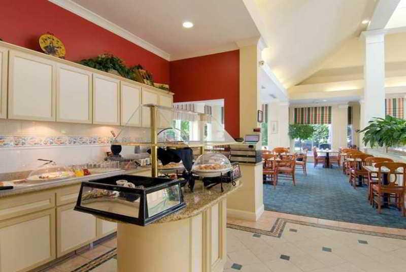 Hilton Garden Inn Portland Airport Restaurant photo